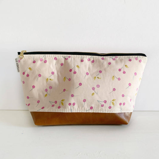 Makeup bag in cherry pink